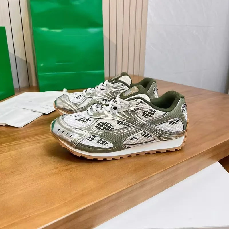 New Designer Luxury High Quality Sneakers Men and Women Lighted Lace-Up Sports Balance Soft New Toe Style BV Walking Style Shoes
