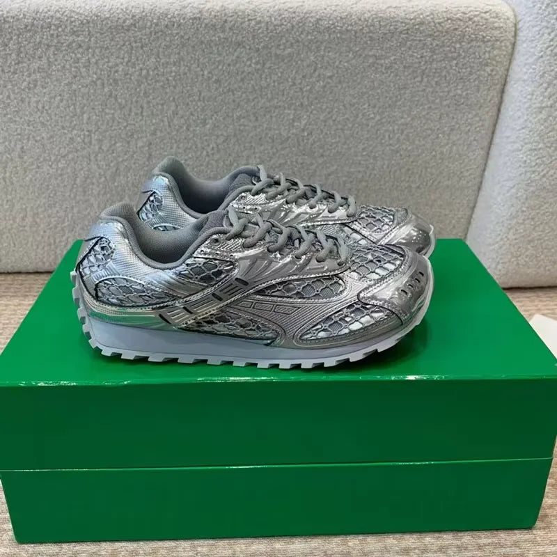 New Designer Luxury High Quality Sneakers Men and Women Lighted Lace-Up Sports Balance Soft New Toe Style BV Walking Style Shoes
