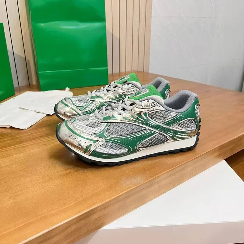 New Designer Luxury High Quality Sneakers Men and Women Lighted Lace-Up Sports Balance Soft New Toe Style BV Walking Style Shoes