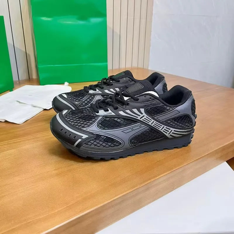 New Designer Luxury High Quality Sneakers Men and Women Lighted Lace-Up Sports Balance Soft New Toe Style BV Walking Style Shoes