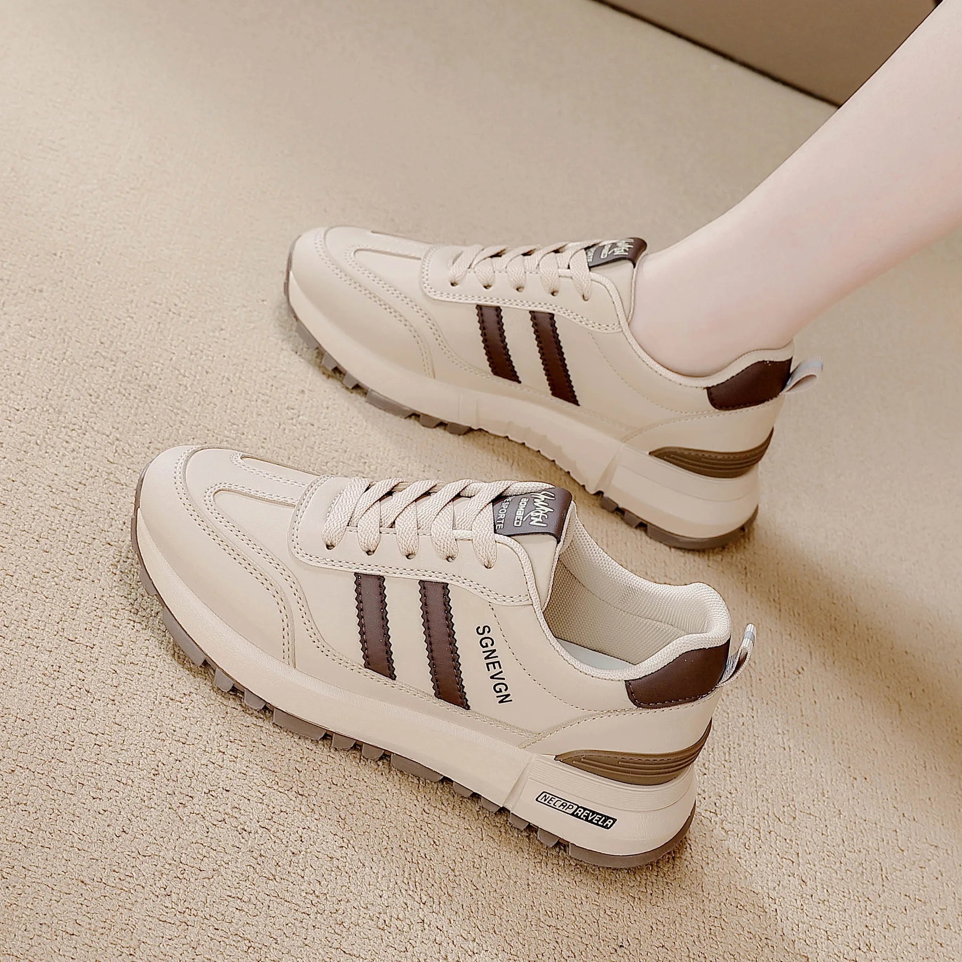 Women's 2025 Spring Autumn Running Flat Sneaker Cross-Border Plus Size All-match Leather Lace-Up Cushioning Non-slip Casual