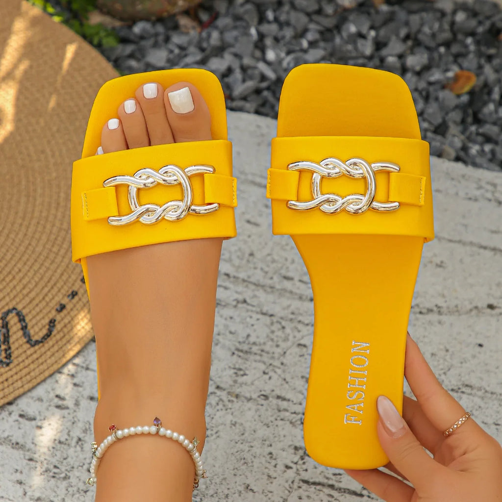 Fashion Women Slippers Lightweight Flat Sandals 2026 Metal Decoration Casual Shoes Square Toe Chain Slippers Beach Slides Women