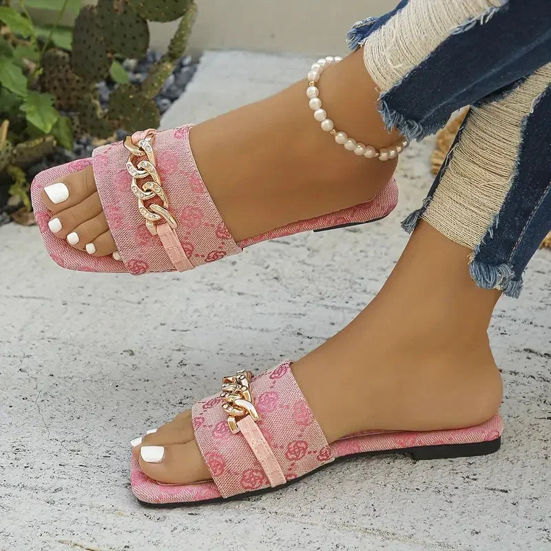 Women Slippers 2024 New Summer Flat Luxury Sandals Outdoor Beach Shoes Trend Brand Designer Women Slippers Big Size Slides Women