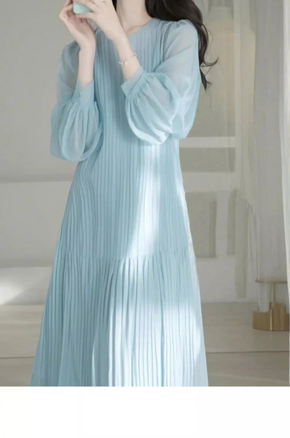 French Dress For Women Spring 2025 High-End Loose And Blue Chiffon Round Neck Long Sleeved Pleated Dress w531