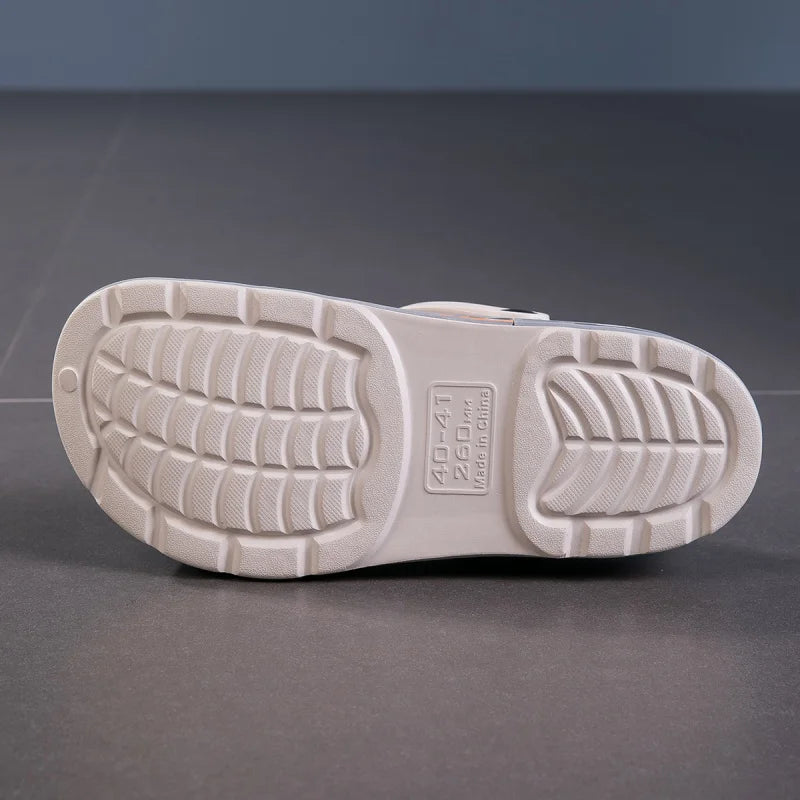 Mens Sandals Casual Summer Clogs for Men Breathable Soft EVA Garden Shoes Closed-toe Fashion Slippers for Men 2025 New Design