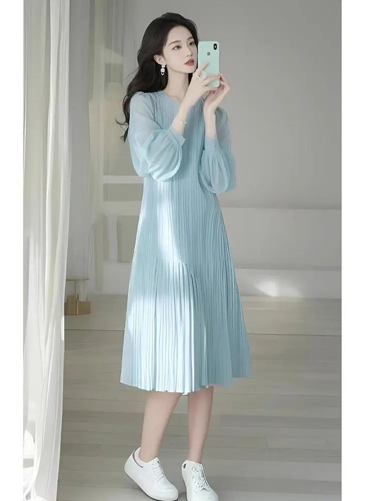 French Dress For Women Spring 2025 High-End Loose And Blue Chiffon Round Neck Long Sleeved Pleated Dress w531