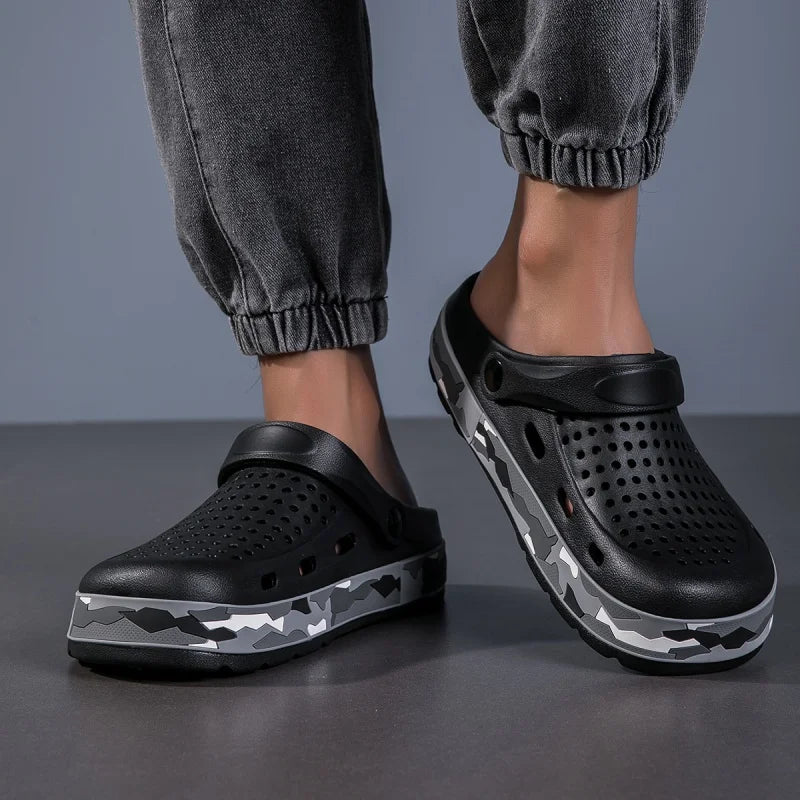 Mens Sandals Casual Summer Clogs for Men Breathable Soft EVA Garden Shoes Closed-toe Fashion Slippers for Men 2025 New Design