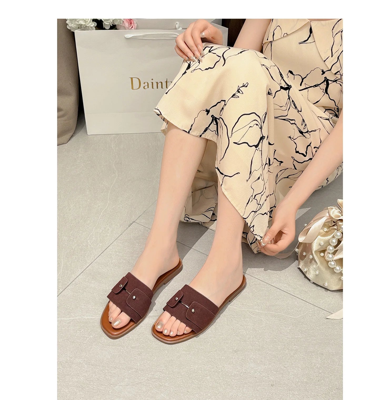 Womens slippers summer elegant versatile casual breathable anti-slip suitable outdoor travel beach activities flat shoes sandals
