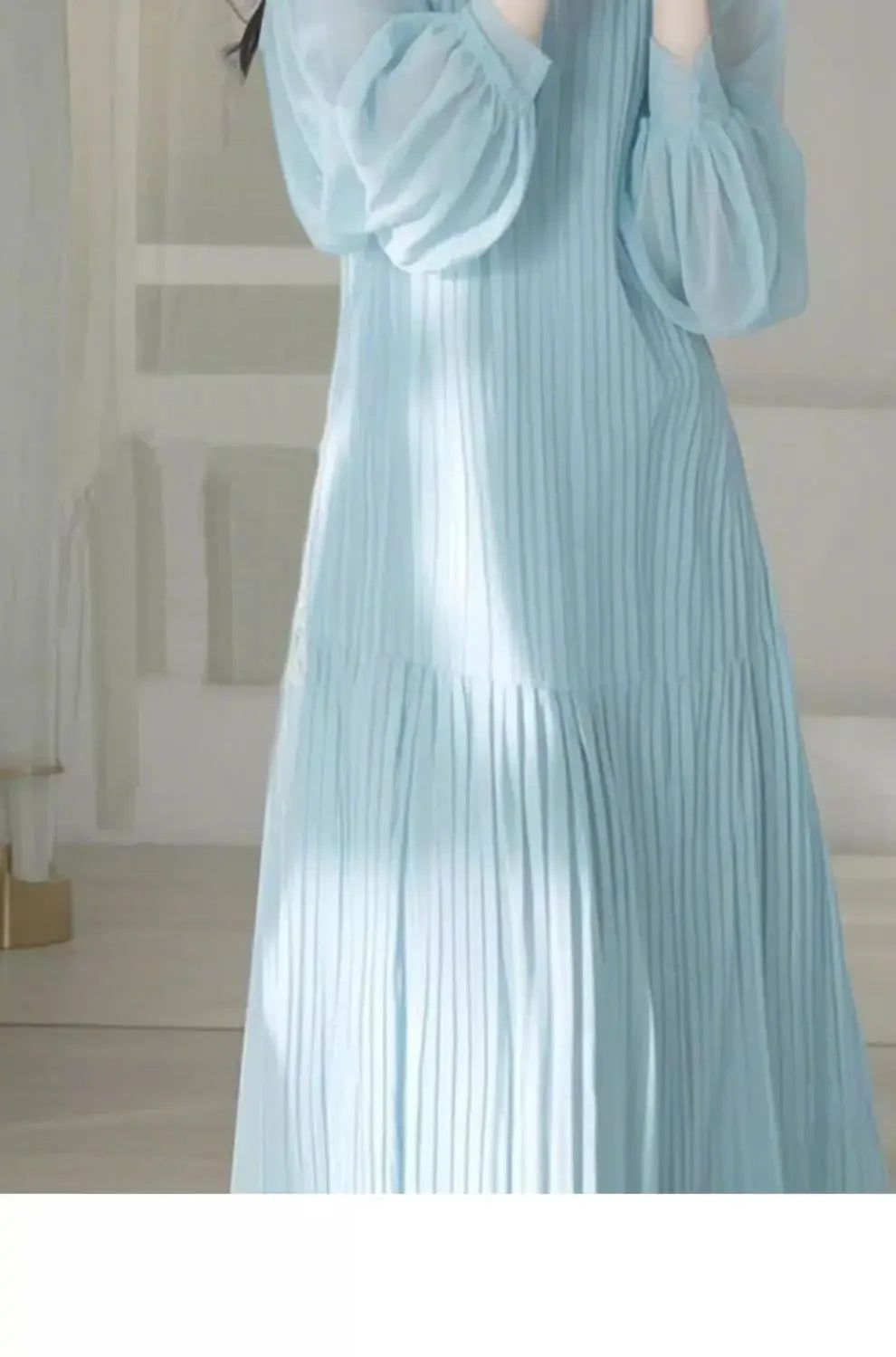 French Dress for Women with Exquisite High-end Feel Loose Slim Blue Chiffon Round Neck Long-sleeved Skirt
