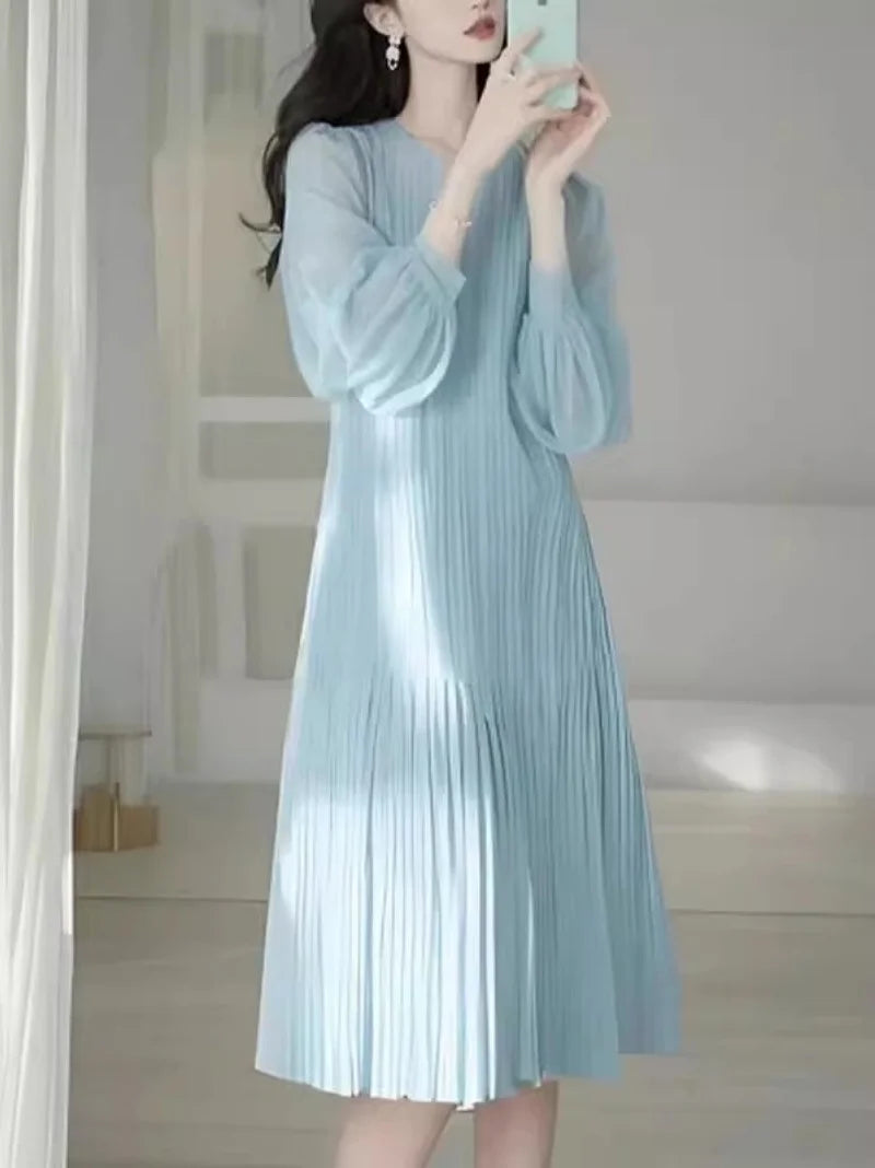 French Dress For Women Spring 2025 High-End Loose And Blue Chiffon Round Neck Long Sleeved Pleated Dress w531