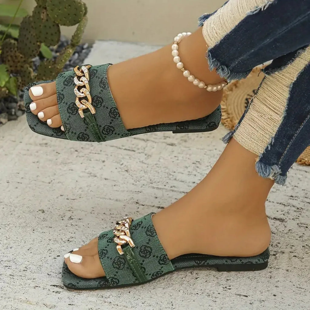 Women Slippers 2024 New Summer Flat Luxury Sandals Outdoor Beach Shoes Trend Brand Designer Women Slippers Big Size Slides Women
