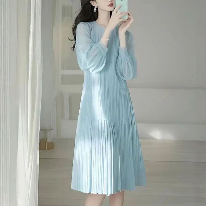 French Dress For Women Spring 2025 High-End Loose And Blue Chiffon Round Neck Long Sleeved Pleated Dress w531