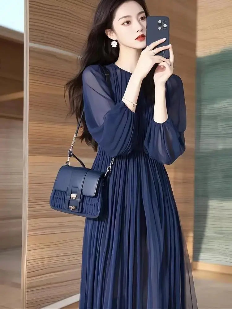 French Dress For Women Spring 2025 High-End Loose And Blue Chiffon Round Neck Long Sleeved Pleated Dress w531