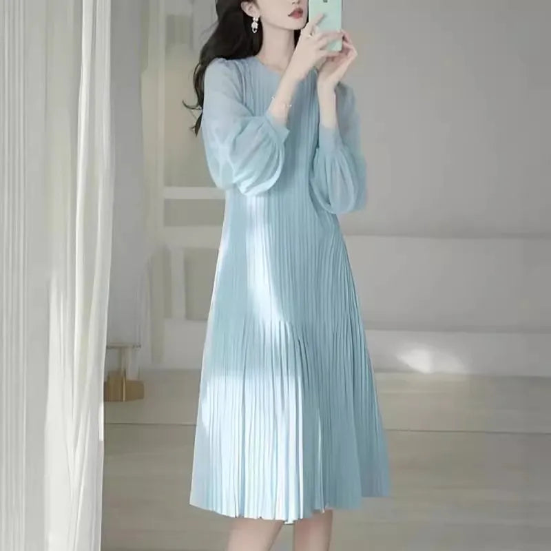 French Dress For Women Spring 2025 High-End Loose And Blue Chiffon Round Neck Long Sleeved Pleated Dress w531