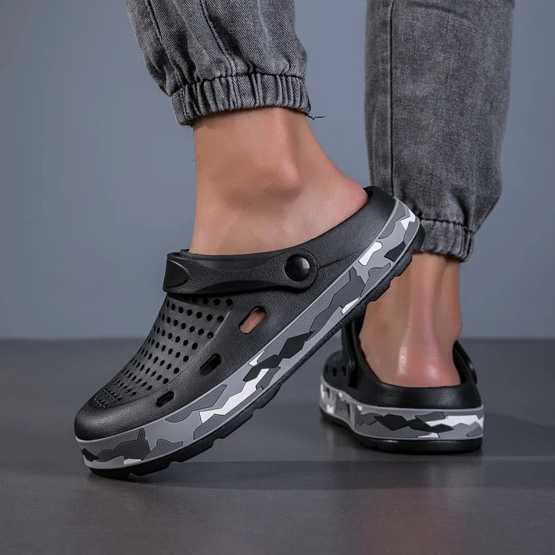Mens Sandals Casual Summer Clogs for Men Breathable Soft EVA Garden Shoes Closed-toe Fashion Slippers for Men 2025 New Design